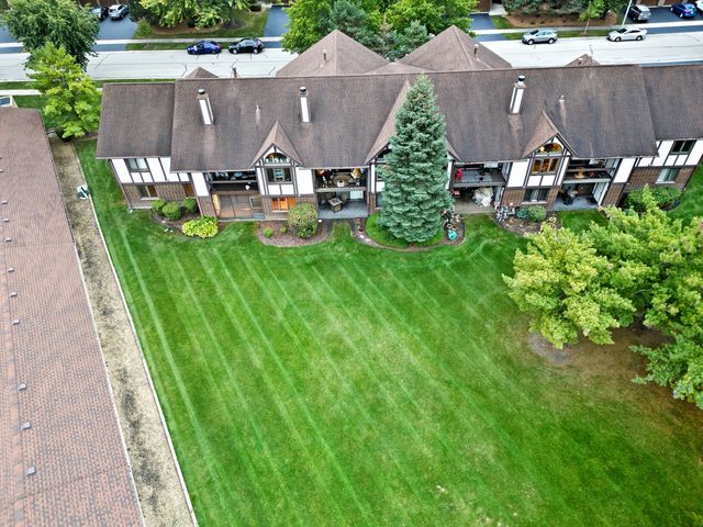 6740 180th Street 1E, Tinley Park, IL 60477