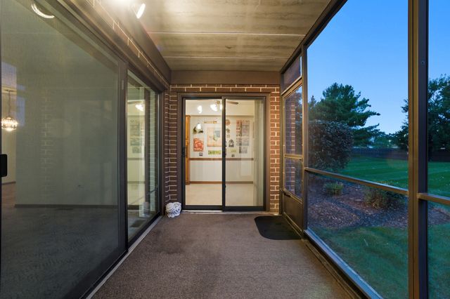 6740 180th Street 1E, Tinley Park, IL 60477