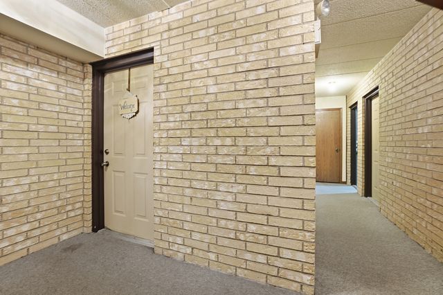 6740 180th Street 1E, Tinley Park, IL 60477