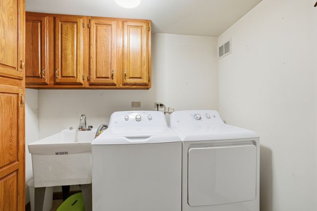 6740 180th Street 1E, Tinley Park, IL 60477