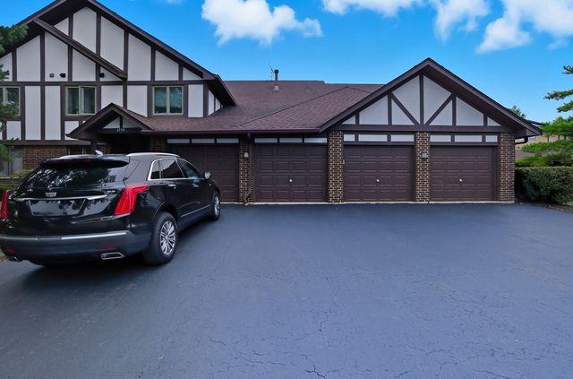 6740 180th Street 1E, Tinley Park, IL 60477