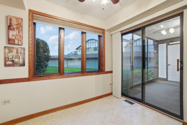 6740 180th Street 1E, Tinley Park, IL 60477