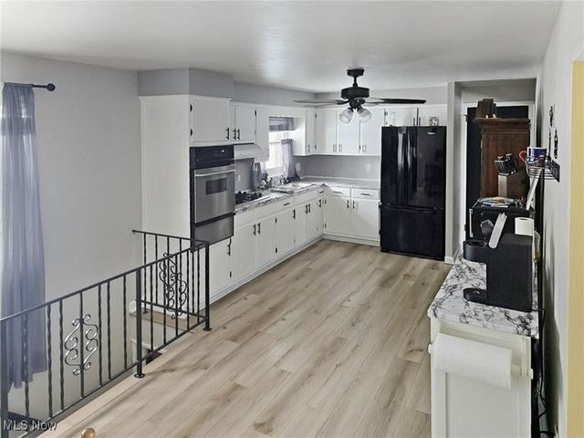 6111 Hollydale Avenue NE, Canton, OH 44721