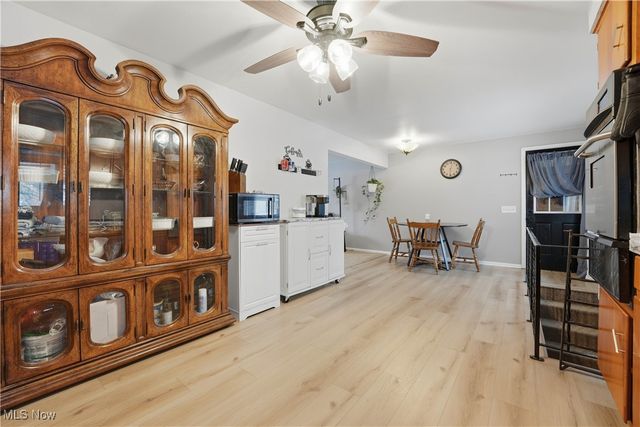 6111 Hollydale Avenue NE, Canton, OH 44721