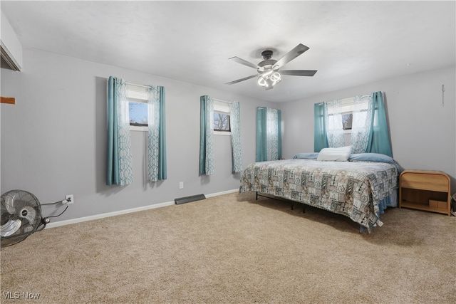 6111 Hollydale Avenue NE, Canton, OH 44721