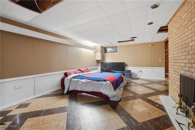 6111 Hollydale Avenue NE, Canton, OH 44721