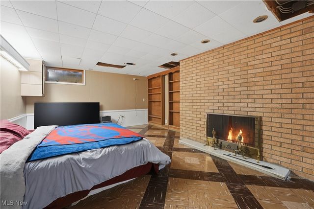 6111 Hollydale Avenue NE, Canton, OH 44721