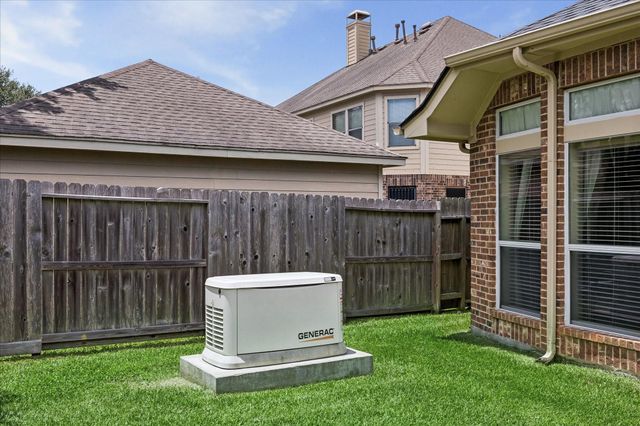 2504 Ivy Stone Lane, Friendswood, TX 77546