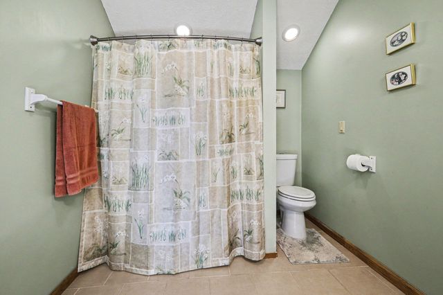 1751 Gee Drive SE, Lowell, MI 49331