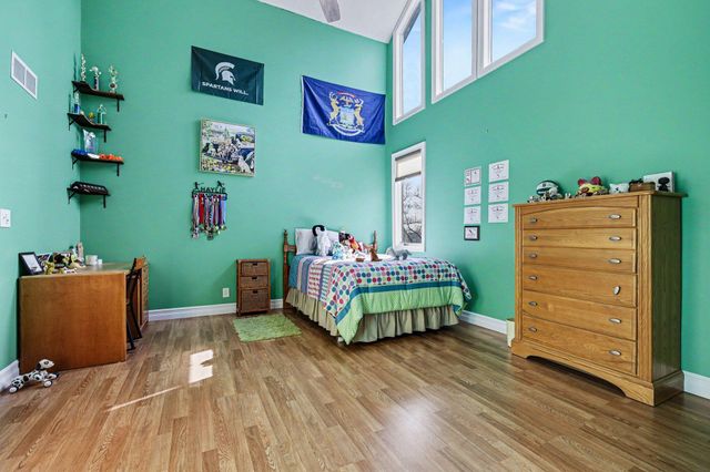 1751 Gee Drive SE, Lowell, MI 49331