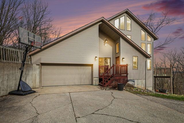 1751 Gee Drive SE, Lowell, MI 49331