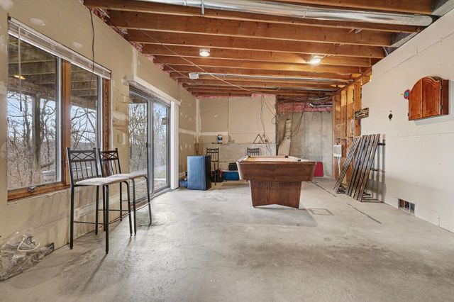 1751 Gee Drive SE, Lowell, MI 49331