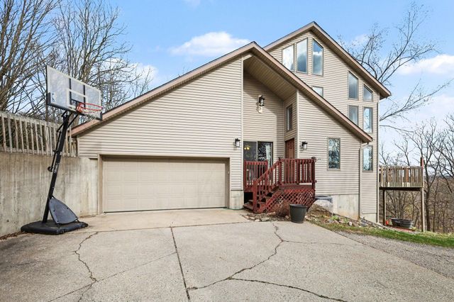 1751 Gee Drive SE, Lowell, MI 49331