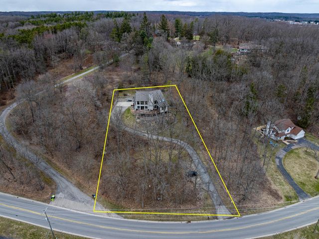 1751 Gee Drive SE, Lowell, MI 49331