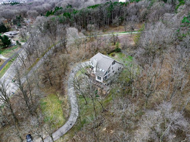 1751 Gee Drive SE, Lowell, MI 49331