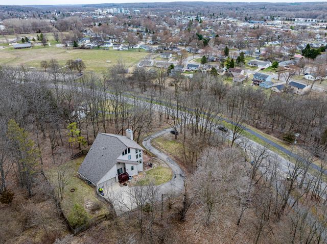 1751 Gee Drive SE, Lowell, MI 49331