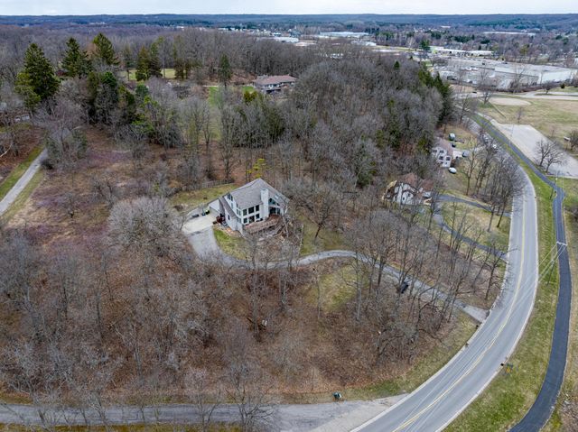 1751 Gee Drive SE, Lowell, MI 49331