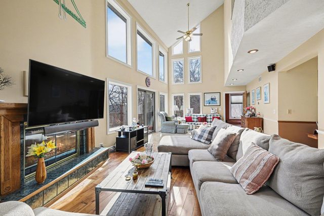 1751 Gee Drive SE, Lowell, MI 49331