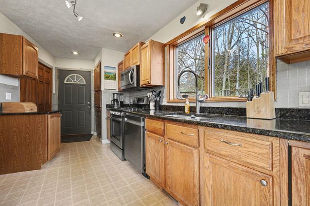 1751 Gee Drive SE, Lowell, MI 49331