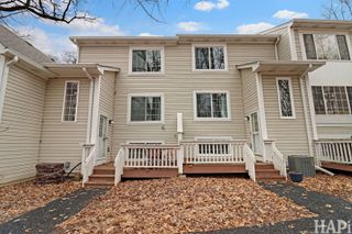 283 W Whispering Oaks Lane, Round Lake, IL 60073