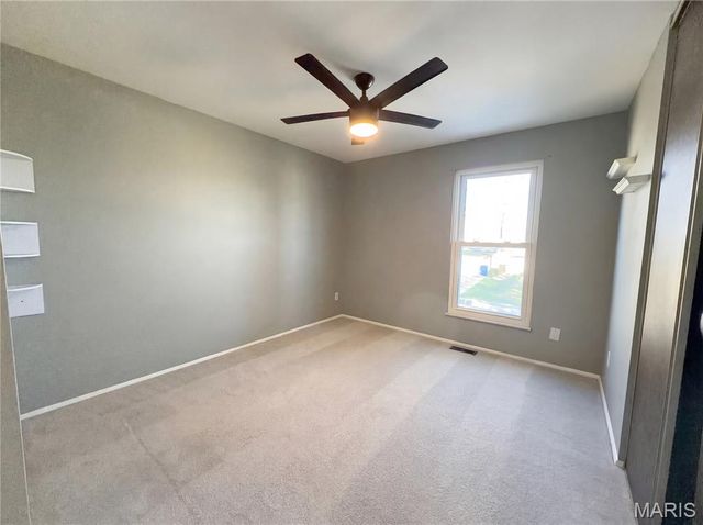 27 Glenna Drive, St Peters, MO 63376