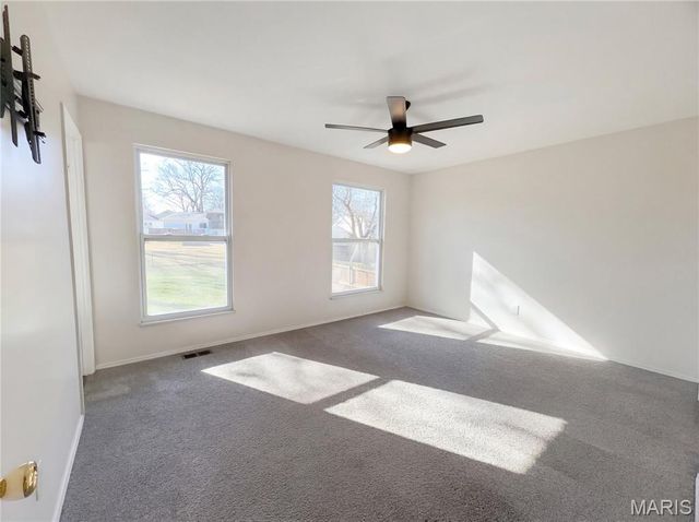 27 Glenna Drive, St Peters, MO 63376