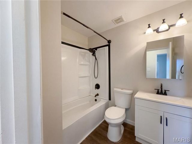 27 Glenna Drive, St Peters, MO 63376