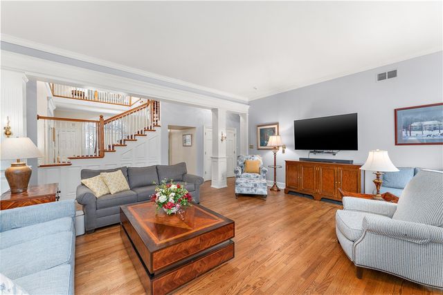 504 Hillside Dr, Sewickley Heights, PA 15143