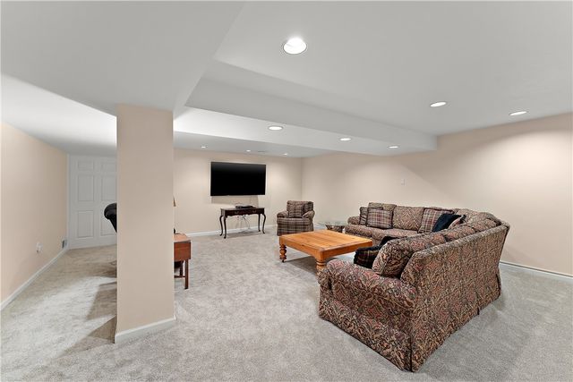 504 Hillside Dr, Sewickley Heights, PA 15143