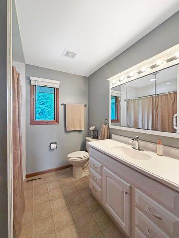 802 Crestview Drive, Traer, IA 50675