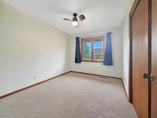 802 Crestview Drive, Traer, IA 50675