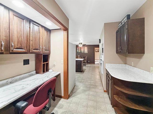 802 Crestview Drive, Traer, IA 50675