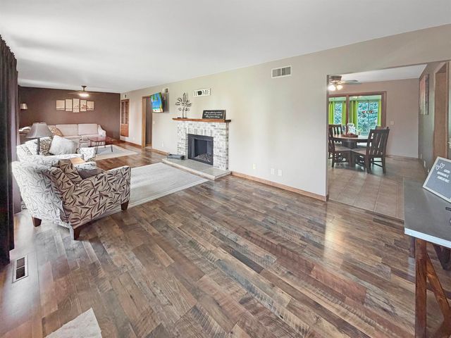 802 Crestview Drive, Traer, IA 50675