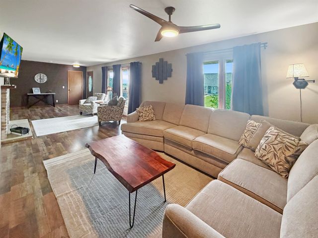 802 Crestview Drive, Traer, IA 50675