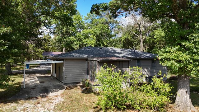 23006 Indian Lane, Hermitage, MO 65668