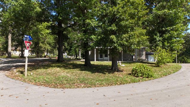 23006 Indian Lane, Hermitage, MO 65668