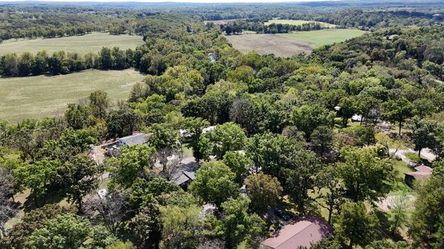 23006 Indian Lane, Hermitage, MO 65668