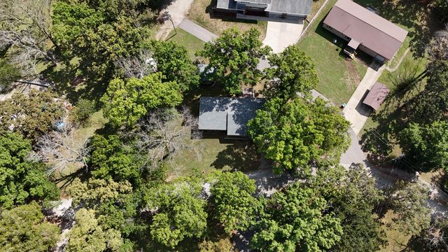 23006 Indian Lane, Hermitage, MO 65668