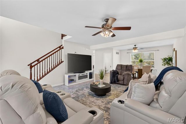 866 SAYBROOK FALLS Drive, Fairview Heights, IL 62208