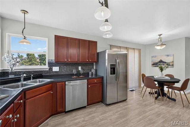 866 SAYBROOK FALLS Drive, Fairview Heights, IL 62208
