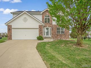 866 SAYBROOK FALLS Drive, Fairview Heights, IL 62208