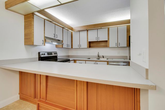 825 CENTER Street 5A, Jupiter, FL 33458