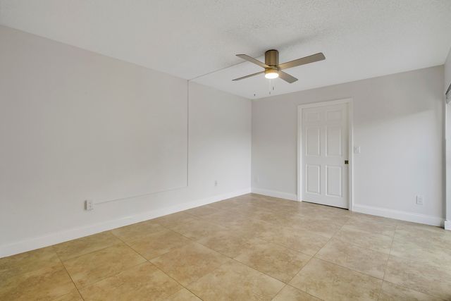 825 CENTER Street 5A, Jupiter, FL 33458
