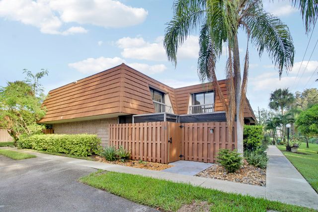 825 CENTER Street 5A, Jupiter, FL 33458
