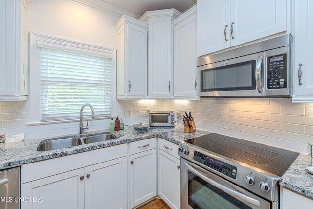 102 Westfield Road, Ridgeland, MS 39157
