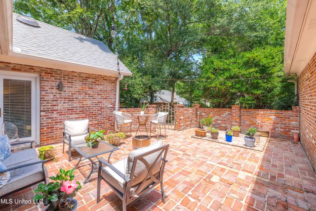 102 Westfield Road, Ridgeland, MS 39157