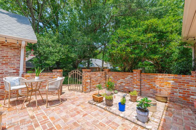 102 Westfield Road, Ridgeland, MS 39157