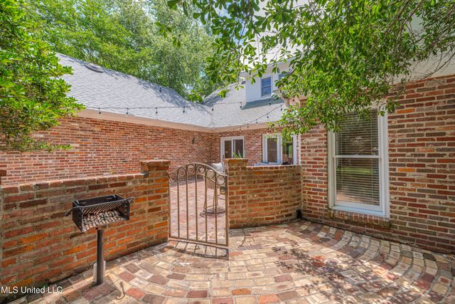 102 Westfield Road, Ridgeland, MS 39157
