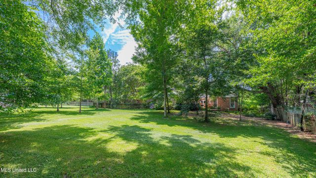 102 Westfield Road, Ridgeland, MS 39157