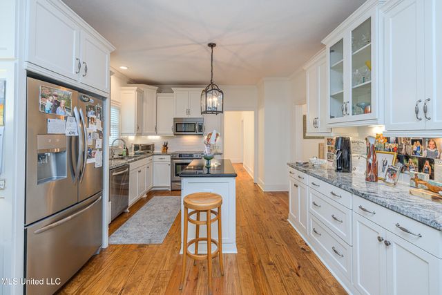 102 Westfield Road, Ridgeland, MS 39157